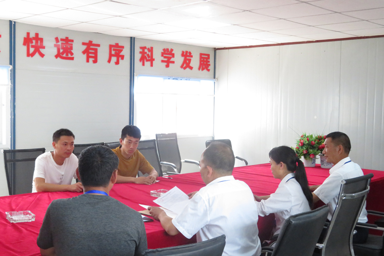 开展政务服务进企业活动,推行主动上门服务.jpg 开展政务服务进企业活动,推行主动上门服务.jpg